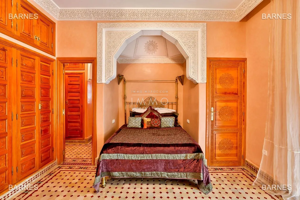 Beautiful property has the palm grove circuit , real opportunity in terms of value. 6 bedrooms a hectare of land in the beautiful palm grove , nice pool . noble materials marble , cedar woodwork ...