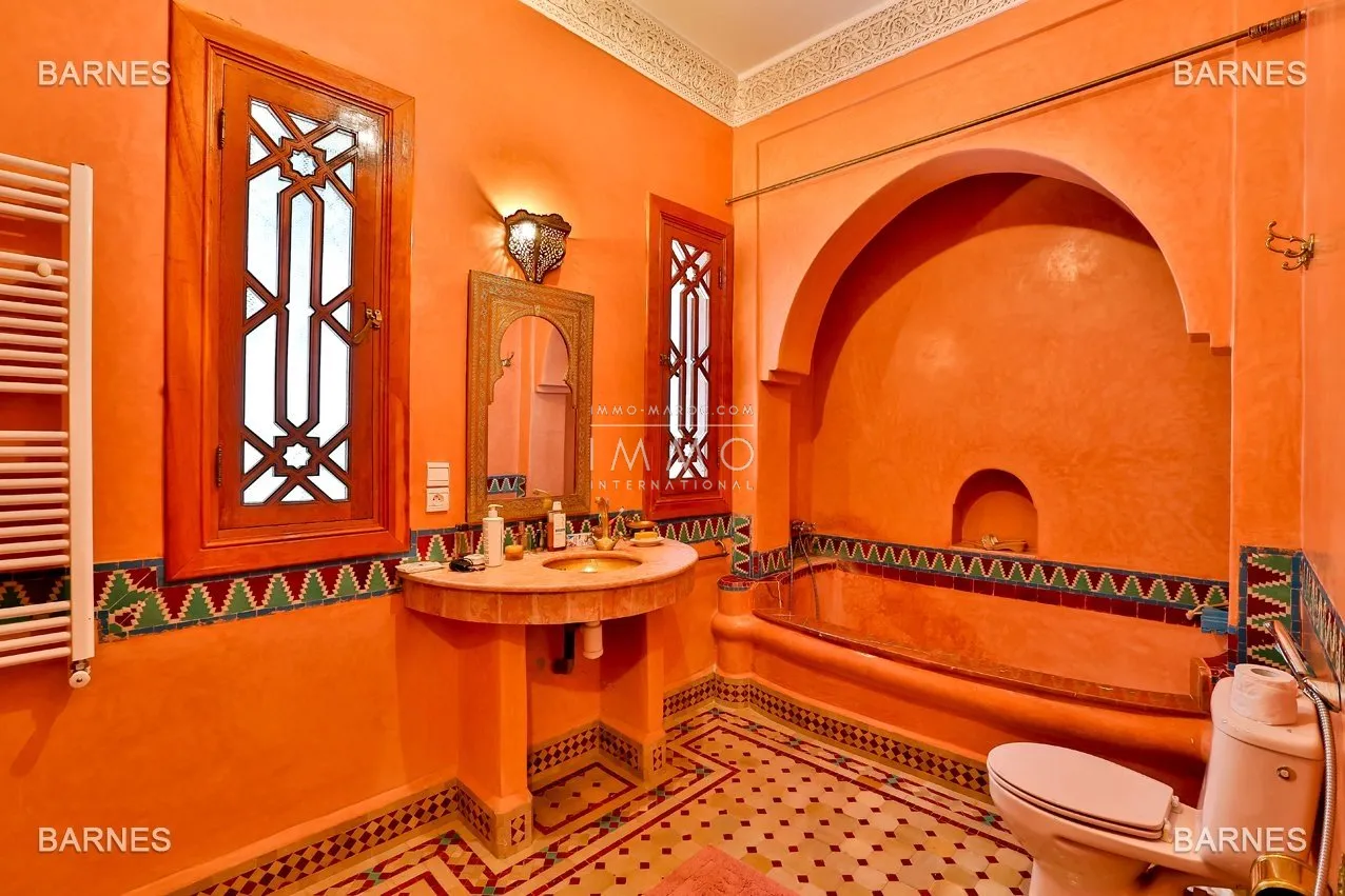 Beautiful property has the palm grove circuit , real opportunity in terms of value. 6 bedrooms a hectare of land in the beautiful palm grove , nice pool . noble materials marble , cedar woodwork ...