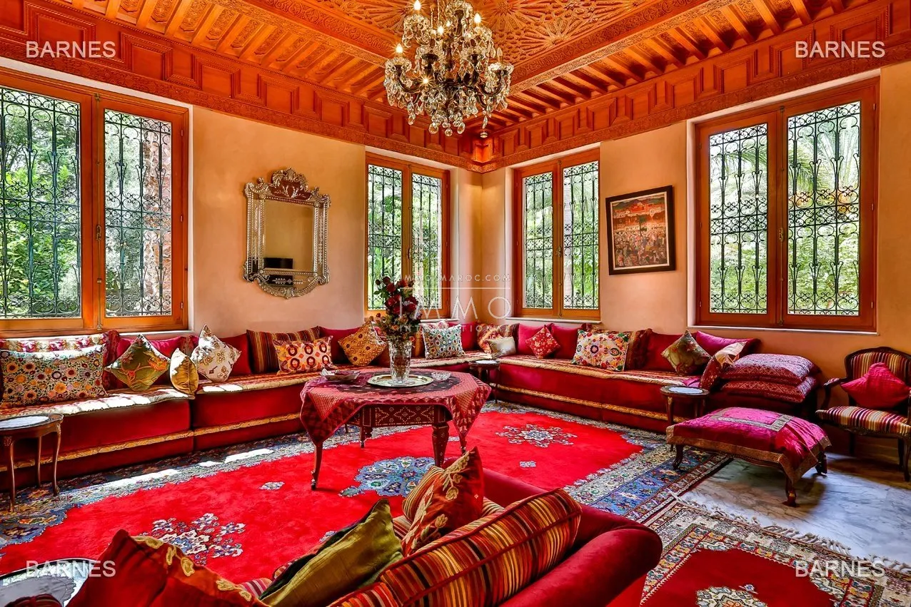 Beautiful property has the palm grove circuit , real opportunity in terms of value. 6 bedrooms a hectare of land in the beautiful palm grove , nice pool . noble materials marble , cedar woodwork ...