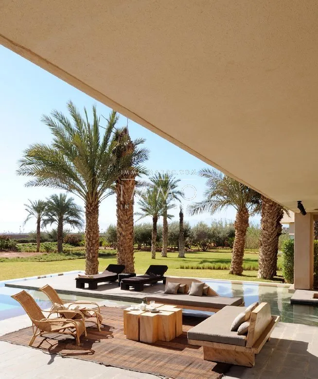 Located in bab atlas , the villa offers a quiet and relaxing in the heart of the palm grove