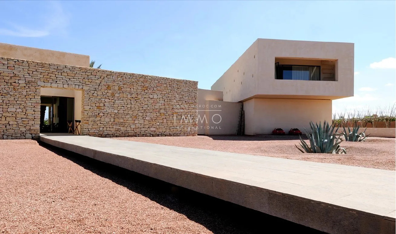 Located in bab atlas , the villa offers a quiet and relaxing in the heart of the palm grove