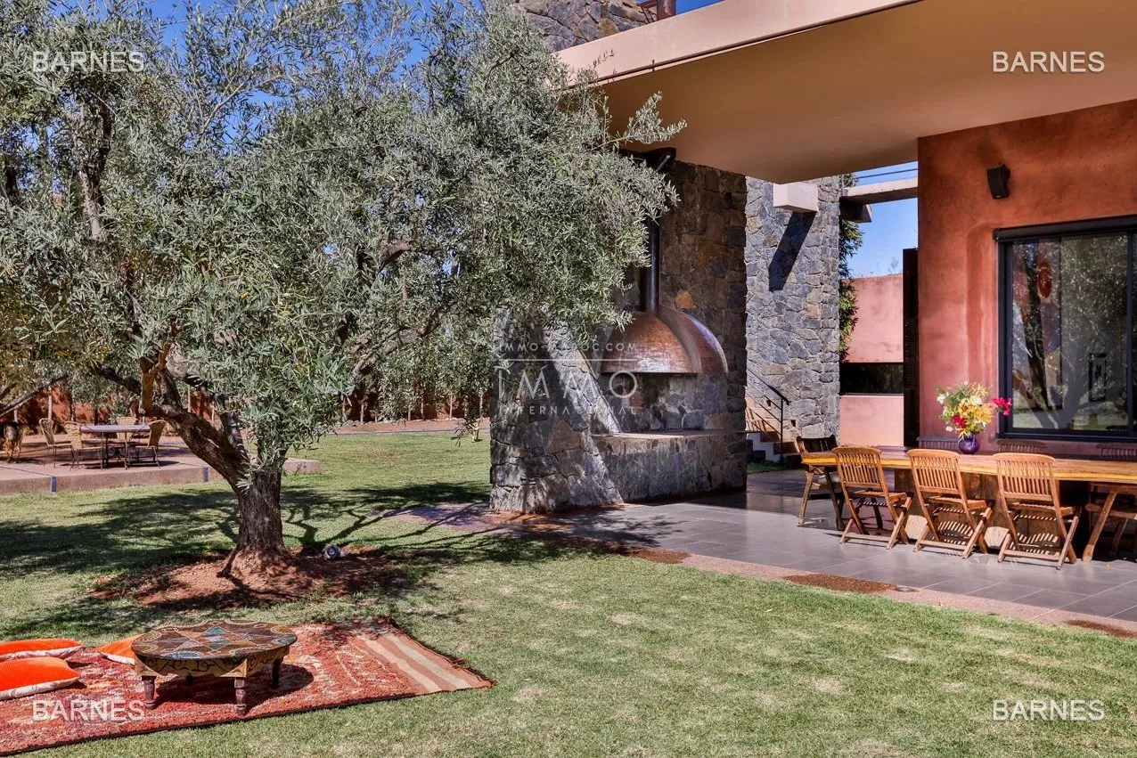 Contemporary villa on the road to ourika in marrakech