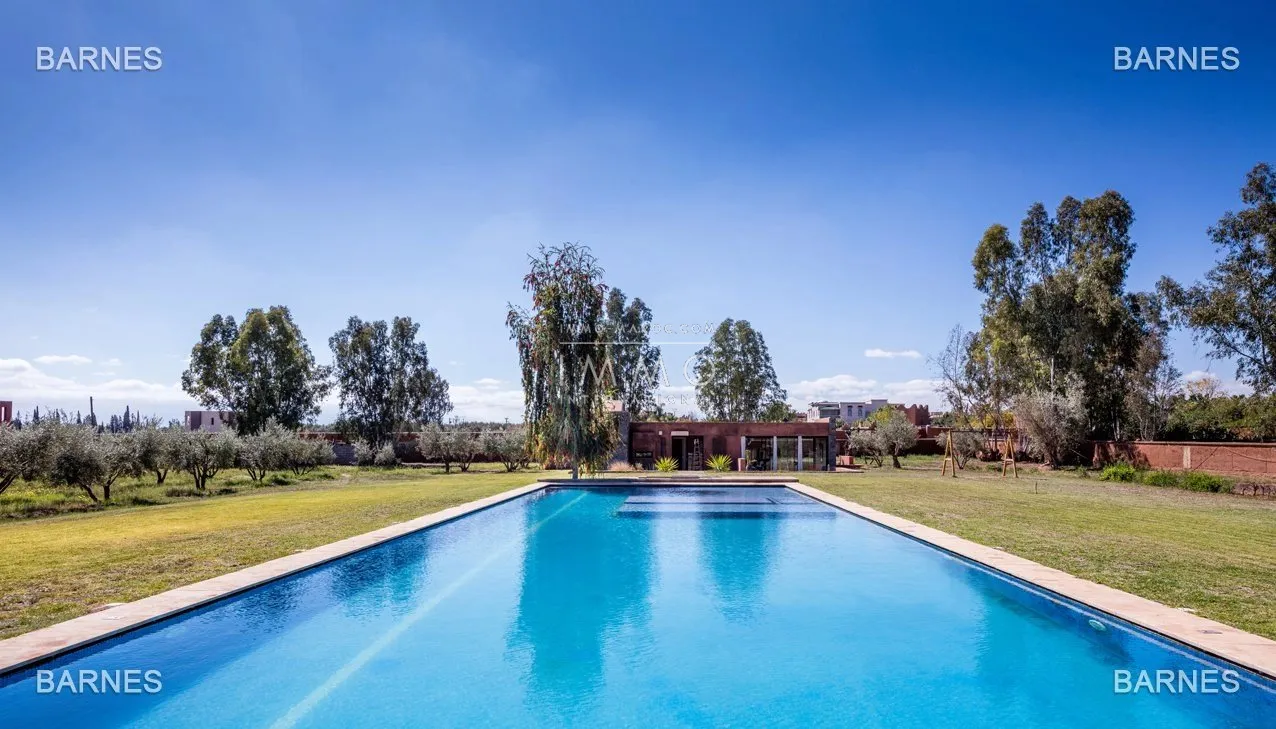 Contemporary villa on the road to ourika in marrakech