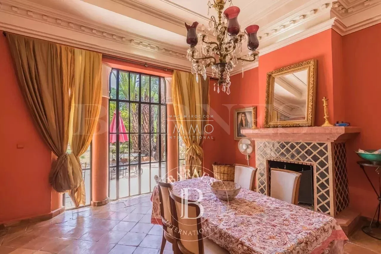 Rare opportunity to acquire an architect-designed villa in the palmeraie, just minutes from the city!