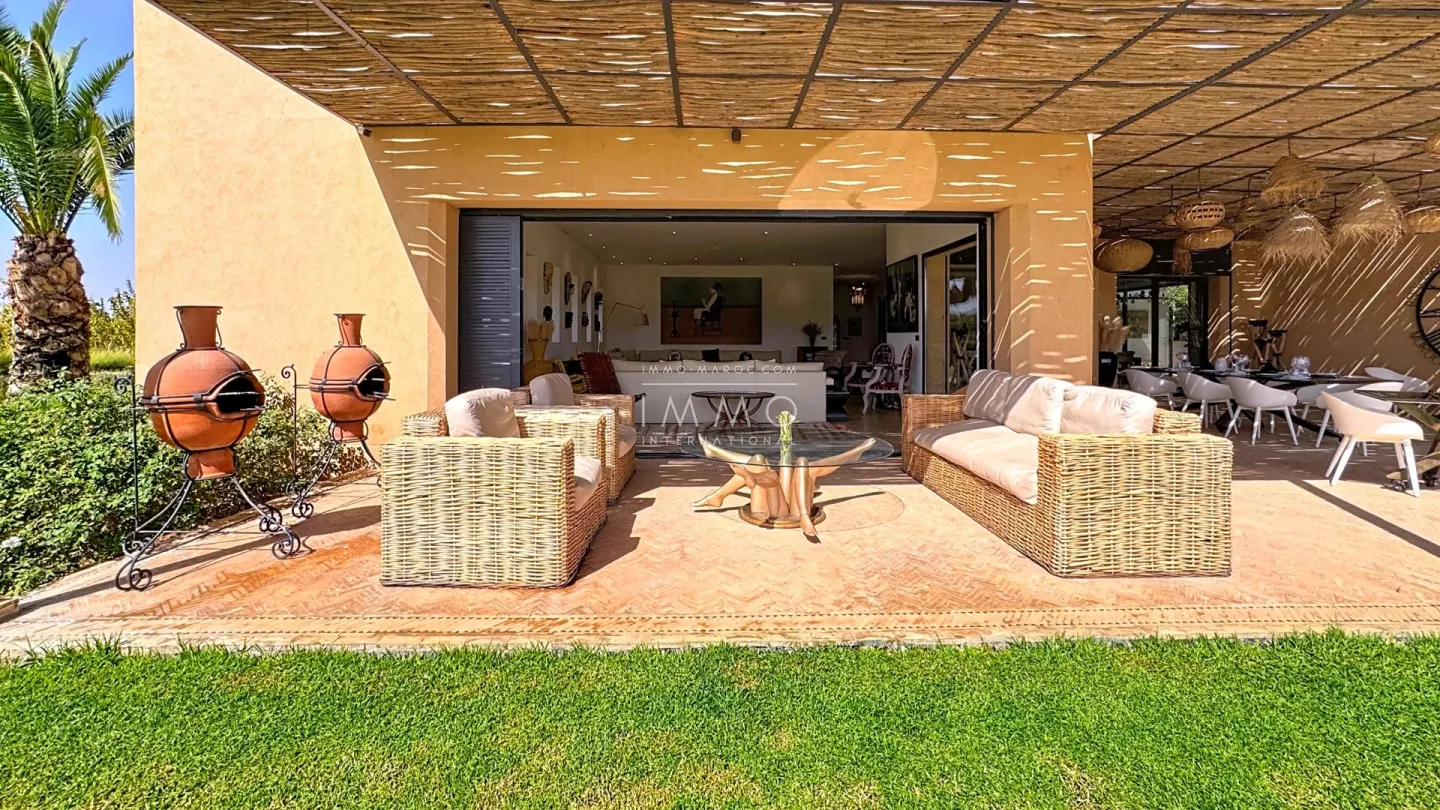 Villa with breathtaking views of the atlas.