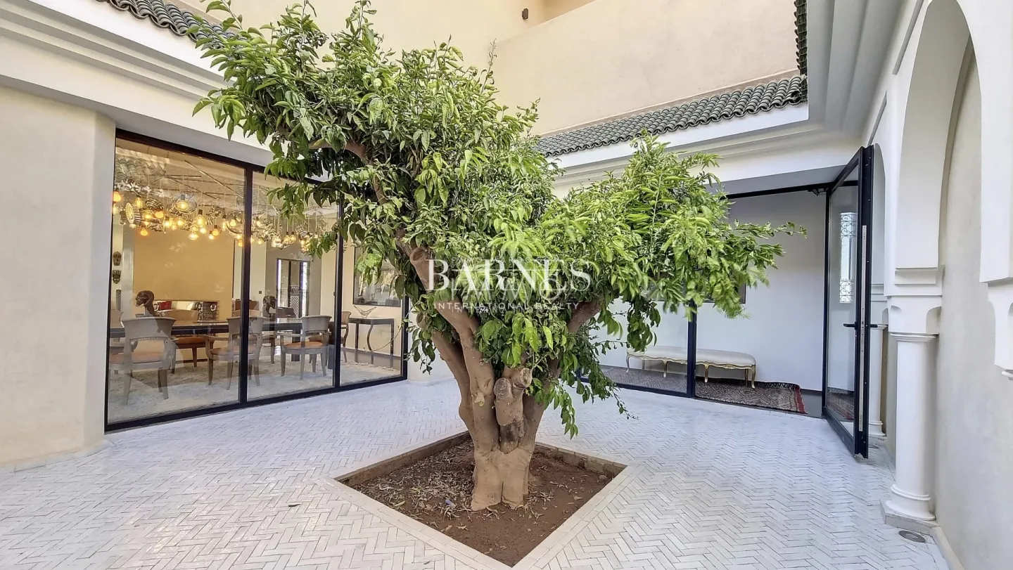 Villa with breathtaking views of the atlas.