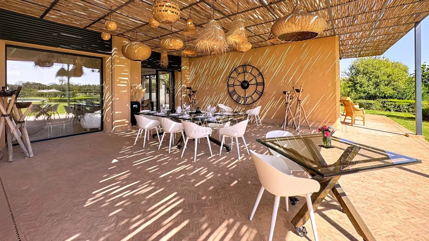 Villa with breathtaking views of the atlas.