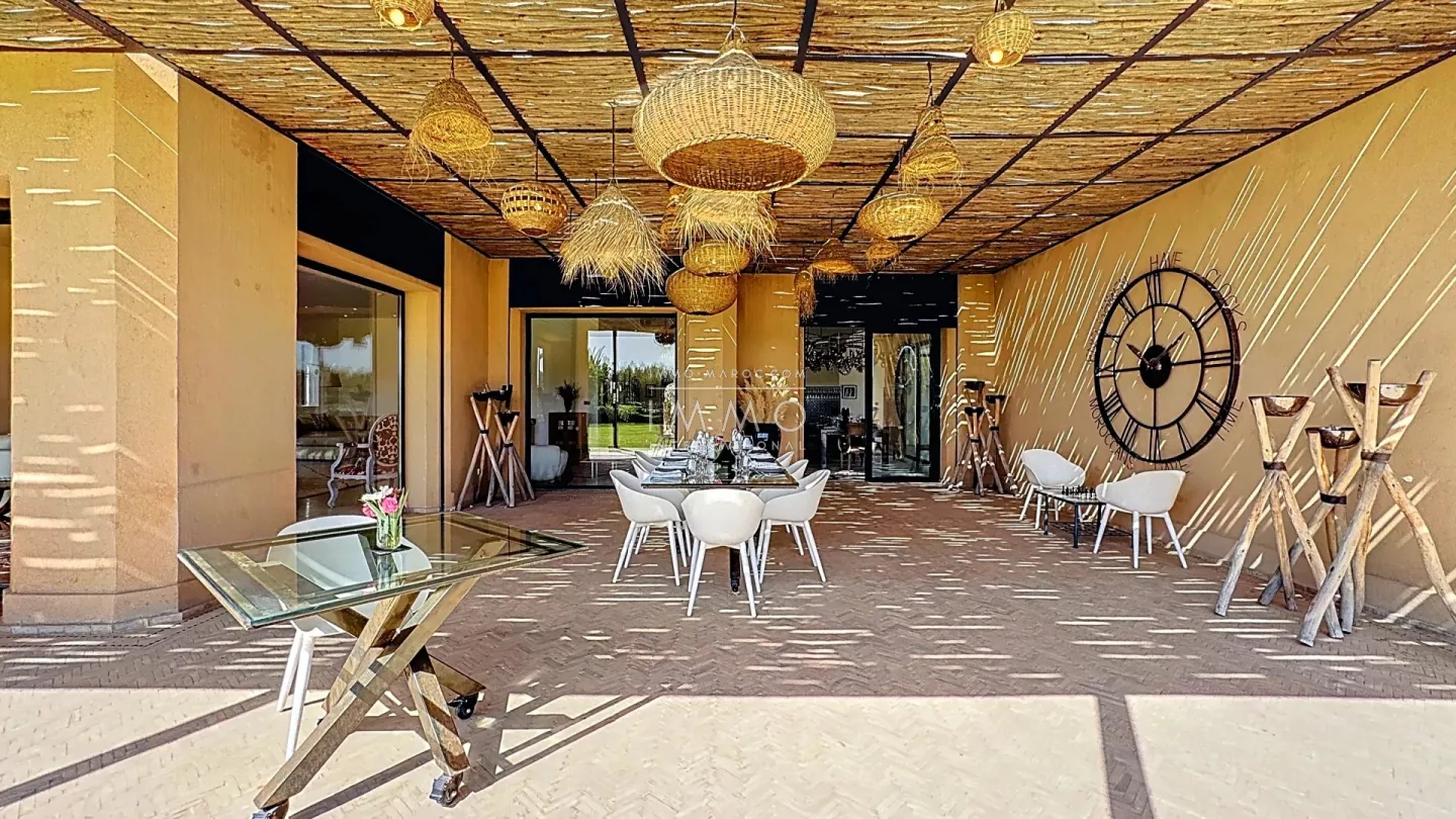 Villa with breathtaking views of the atlas.