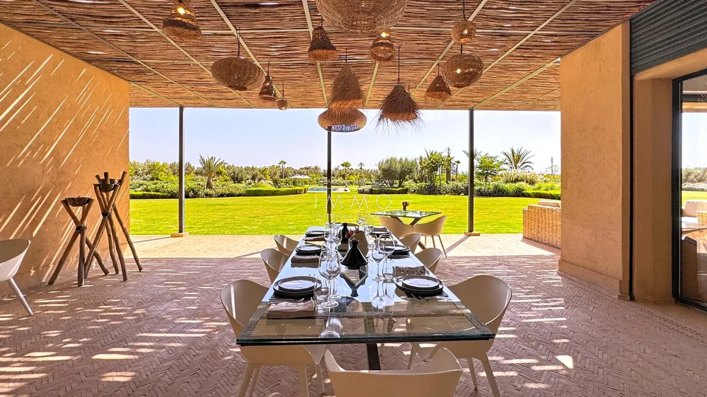 Villa with breathtaking views of the atlas.