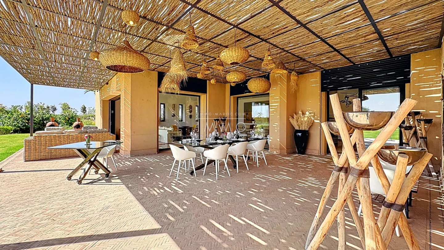 Villa with breathtaking views of the atlas.