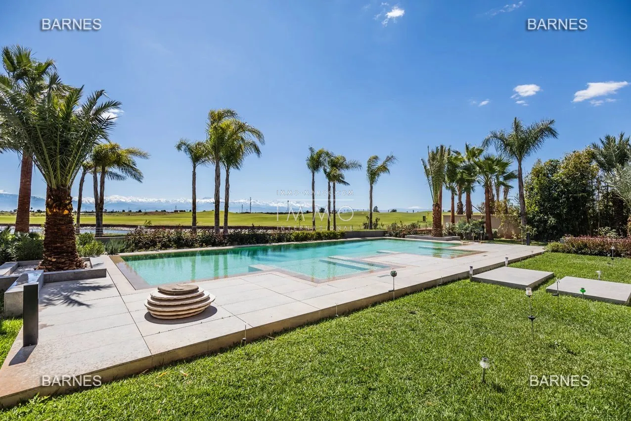 Impressive first line of golf