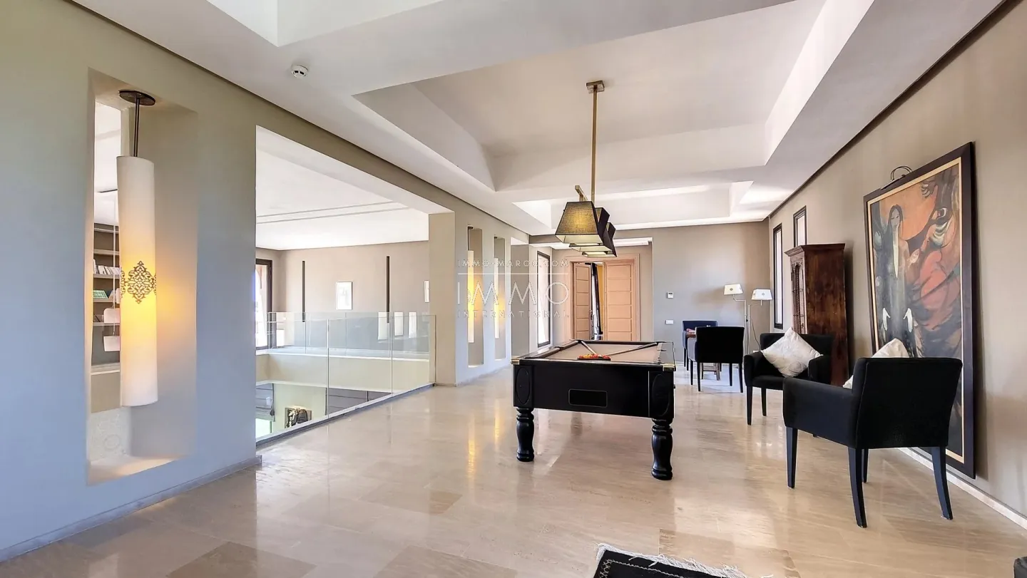 Architect-designed villa of 1900m2 facing the atlas mountains.