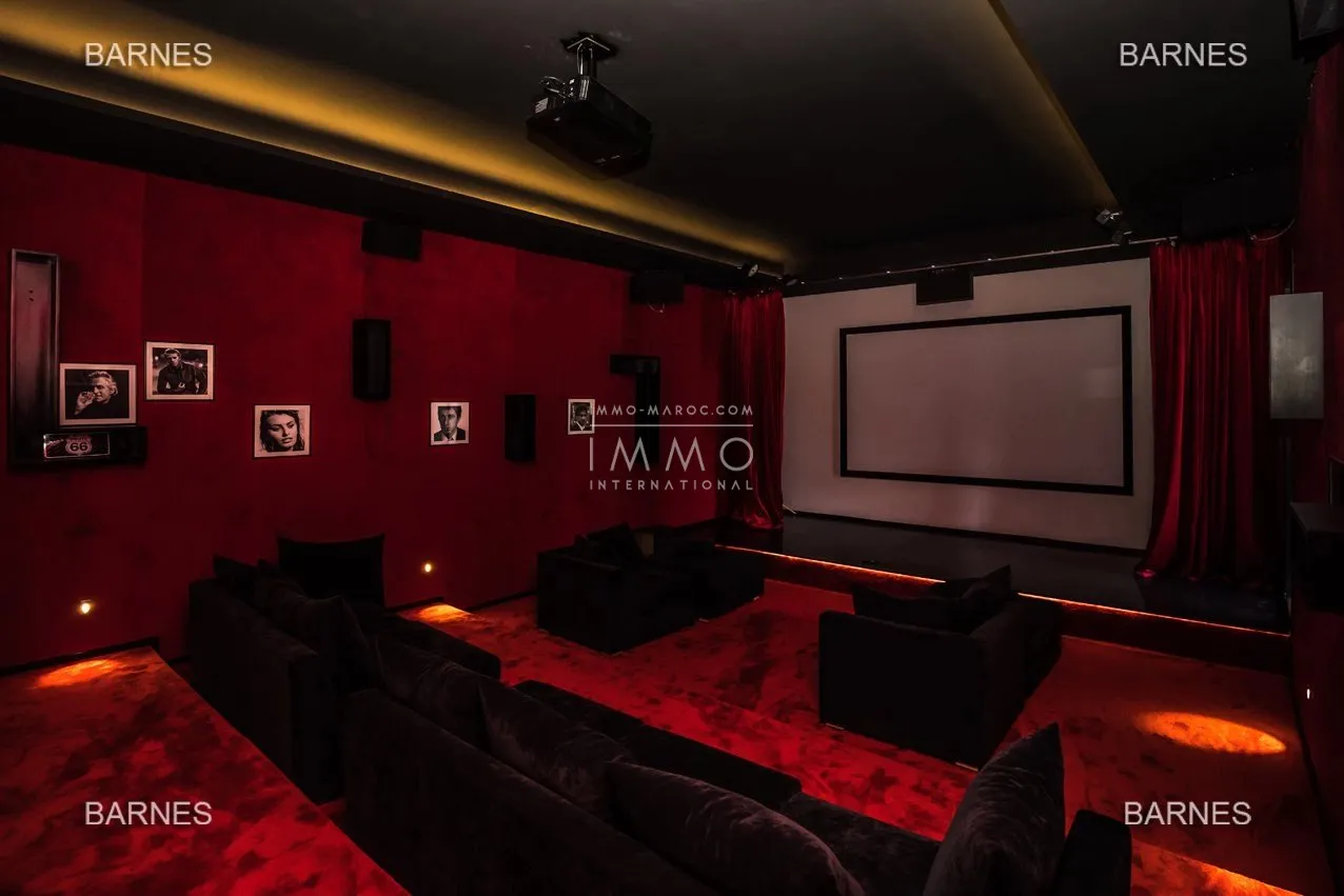 Stunning contemporary villa on a 3-hectare park, 30 minutes away from marrakech.