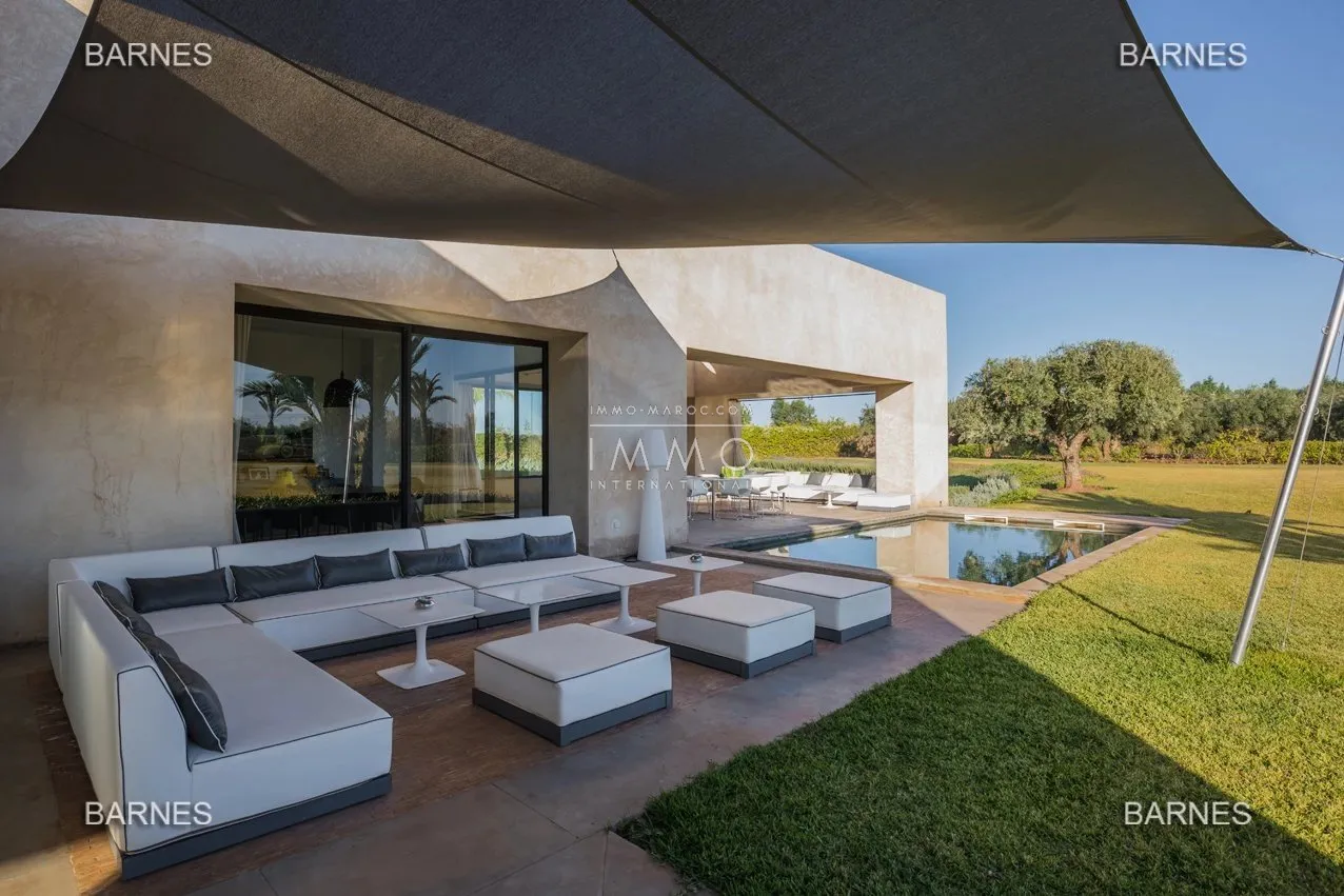 Stunning contemporary villa on a 3-hectare park, 30 minutes away from marrakech.