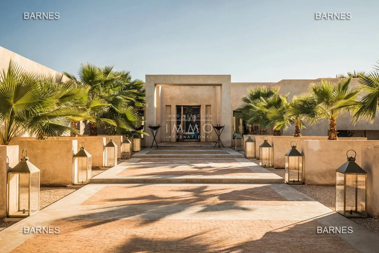 Stunning contemporary villa on a 3-hectare park, 30 minutes away from marrakech.
