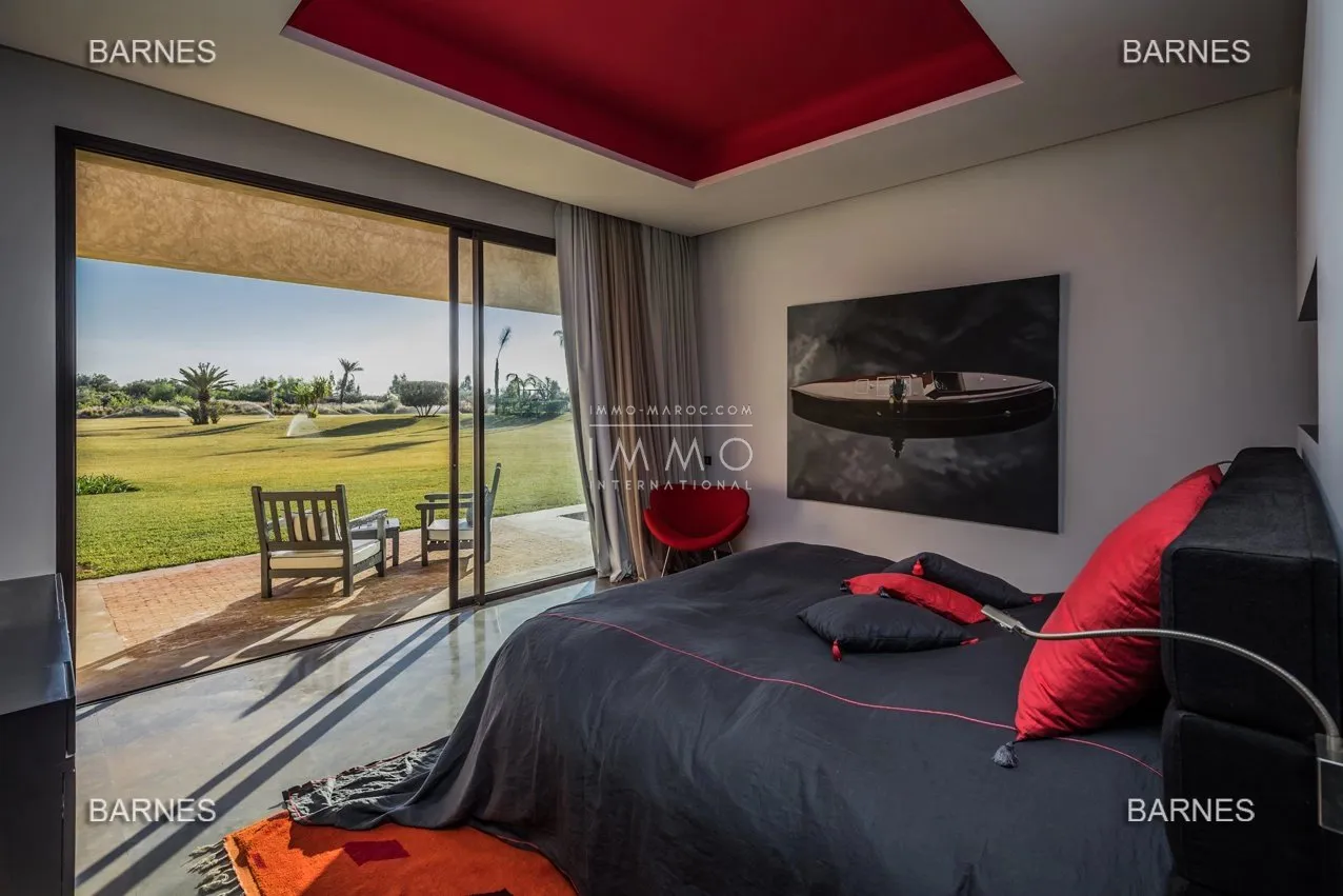 Stunning contemporary villa on a 3-hectare park, 30 minutes away from marrakech.