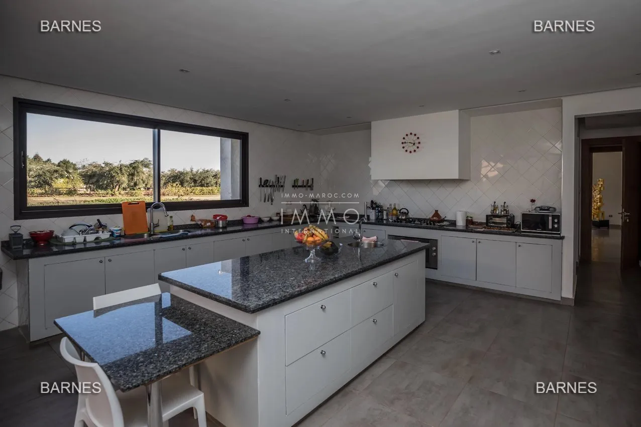 Stunning contemporary villa on a 3-hectare park, 30 minutes away from marrakech.