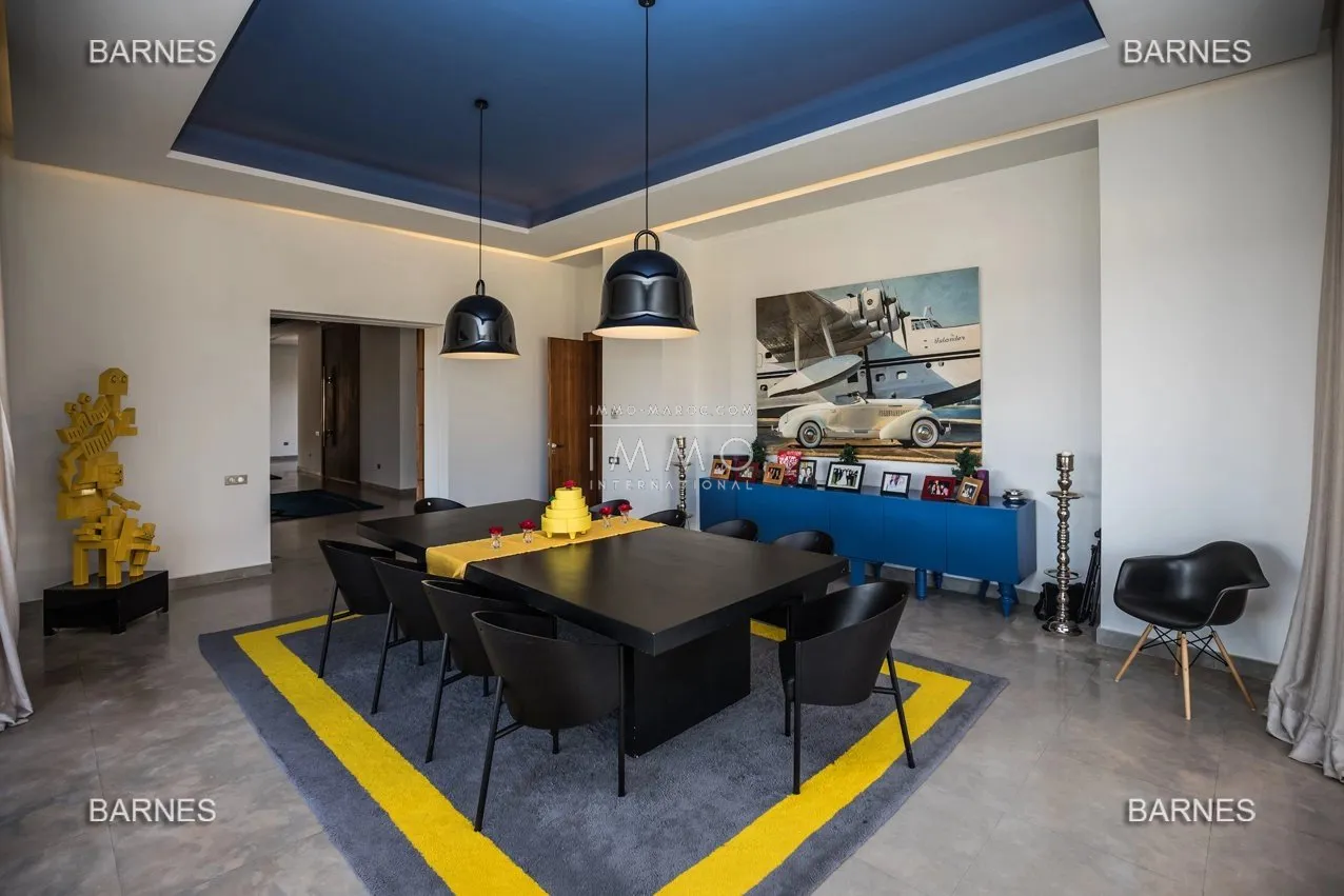 Stunning contemporary villa on a 3-hectare park, 30 minutes away from marrakech.