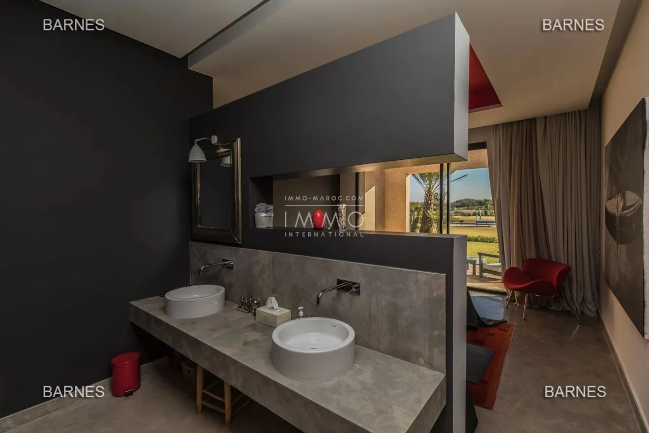 Stunning contemporary villa on a 3-hectare park, 30 minutes away from marrakech.