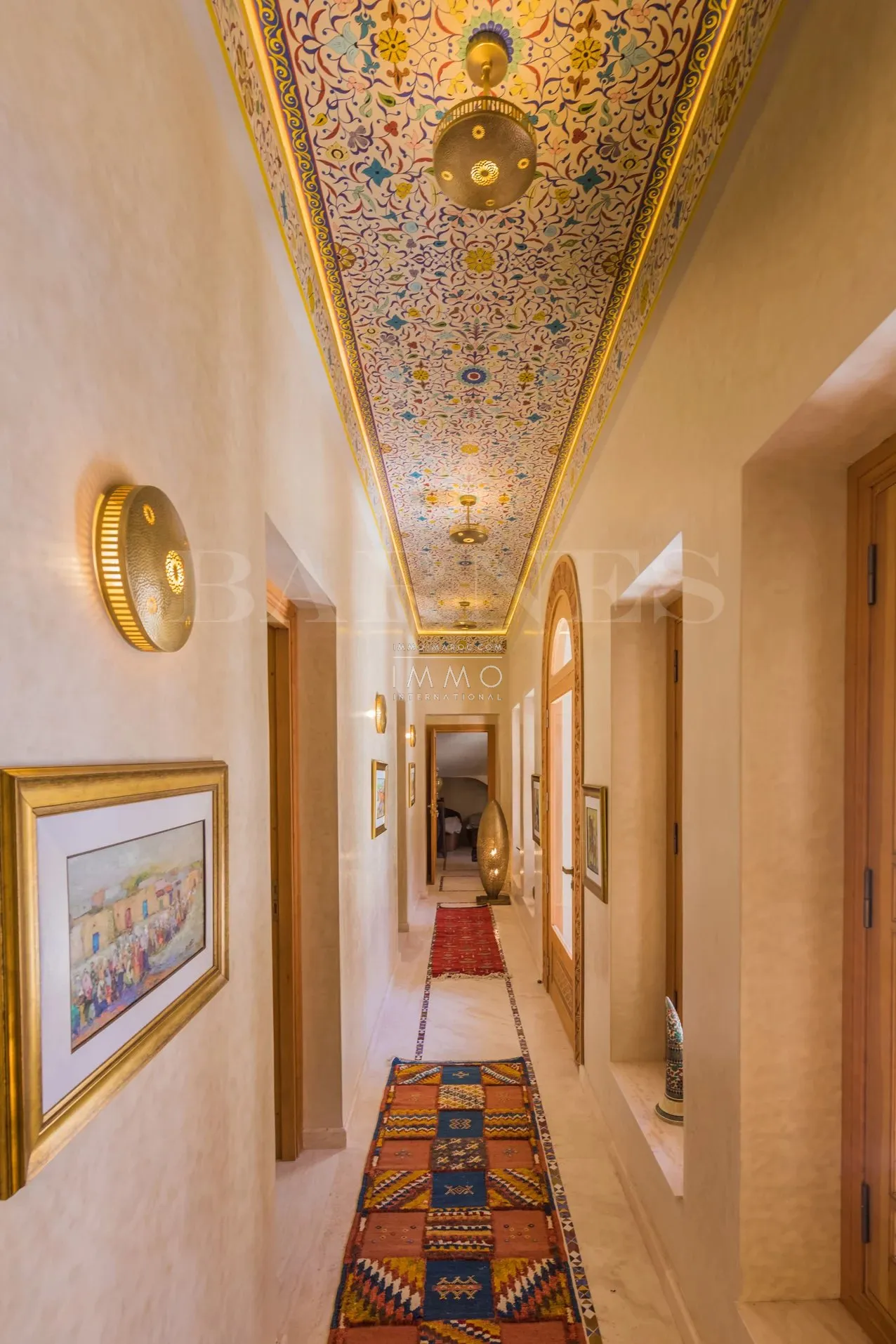 Oriental palace for sale in a beautiful area of the palmeraie dar tounsi in marrakech.