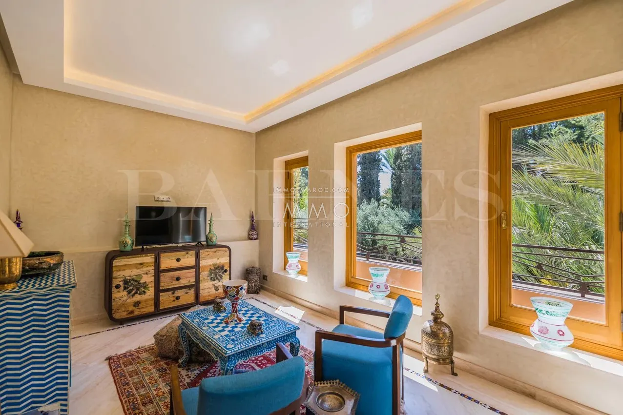 Oriental palace for sale in a beautiful area of the palmeraie dar tounsi in marrakech.