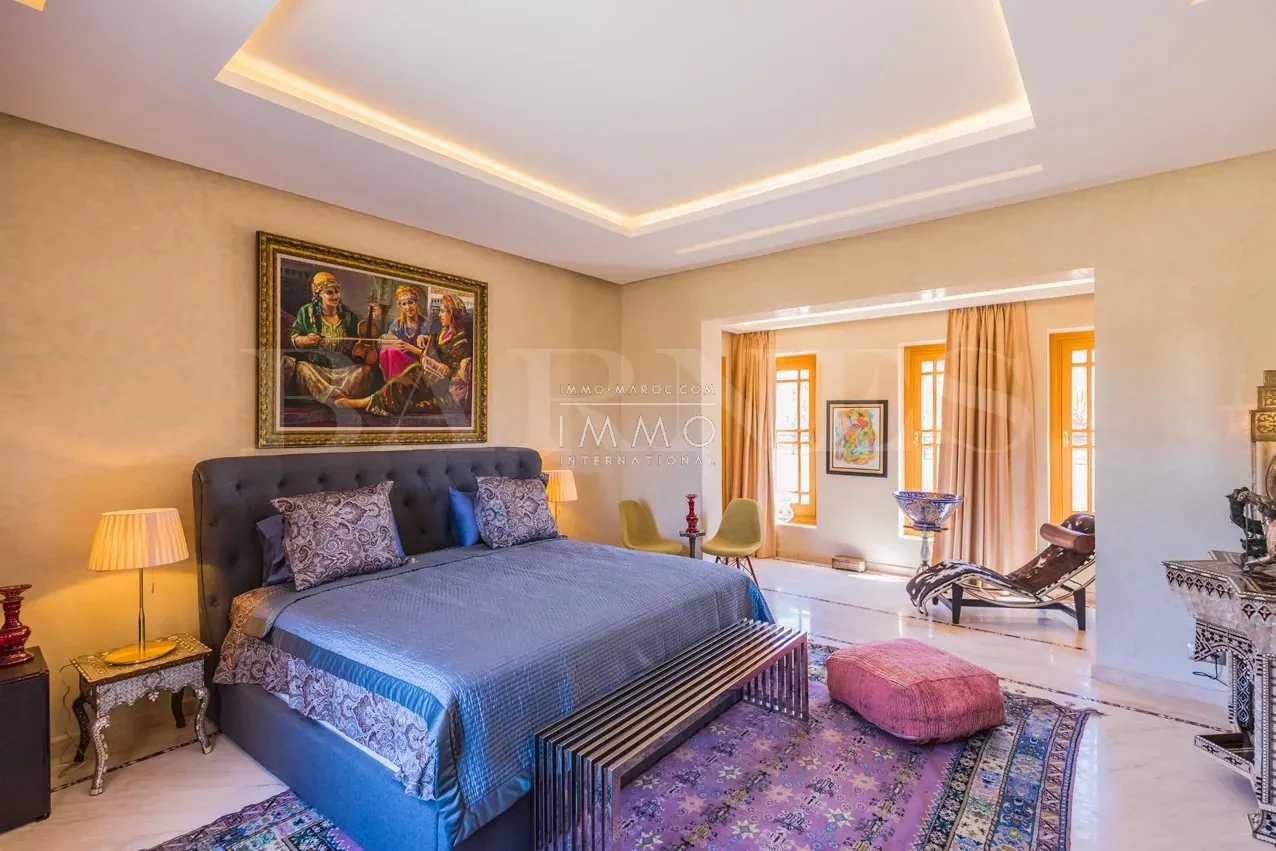 Oriental palace for sale in a beautiful area of the palmeraie dar tounsi in marrakech.