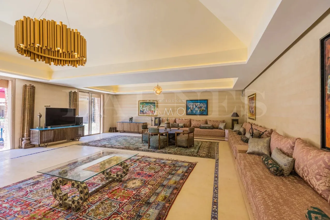 Oriental palace for sale in a beautiful area of the palmeraie dar tounsi in marrakech.