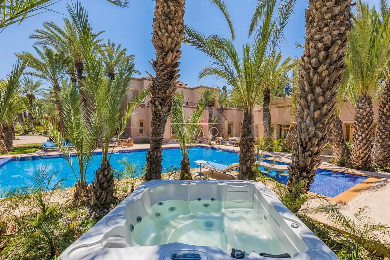 Oriental palace for sale in a beautiful area of the palmeraie dar tounsi in marrakech.