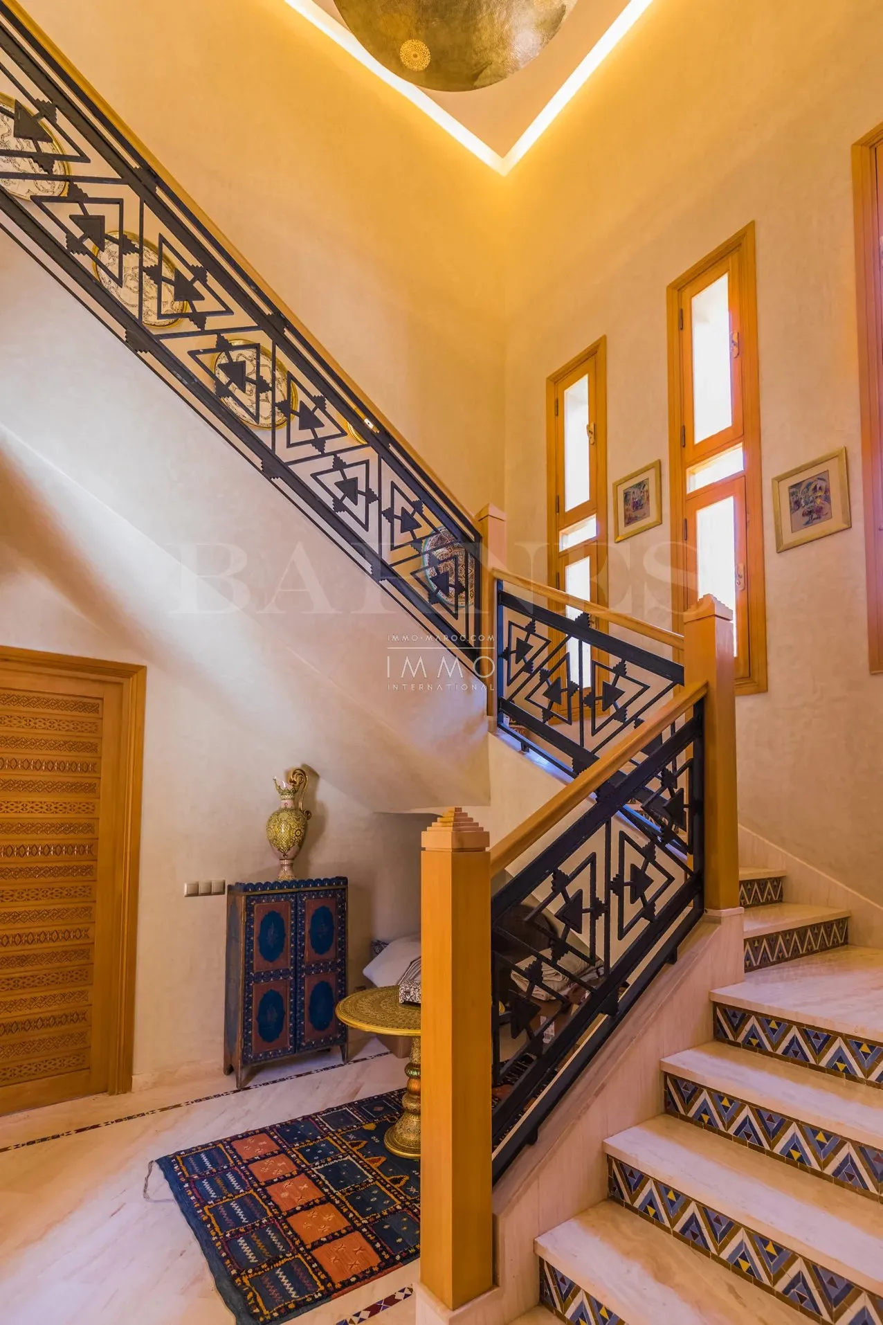Oriental palace for sale in a beautiful area of the palmeraie dar tounsi in marrakech.