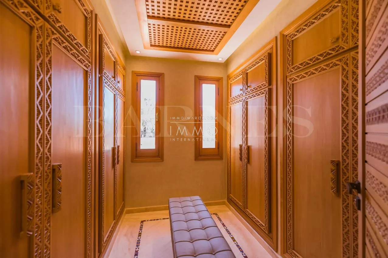 Oriental palace for sale in a beautiful area of the palmeraie dar tounsi in marrakech.