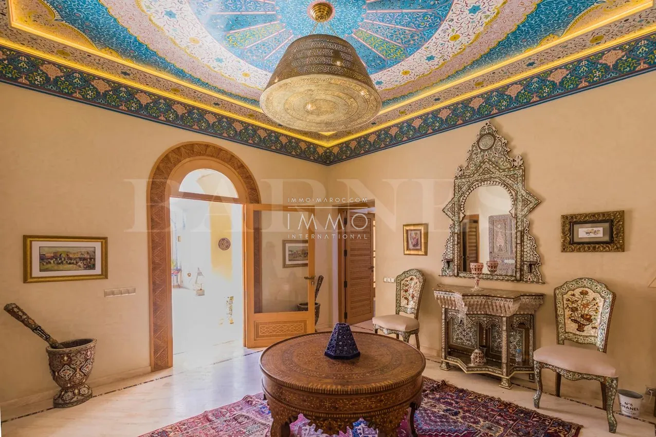Oriental palace for sale in a beautiful area of the palmeraie dar tounsi in marrakech.