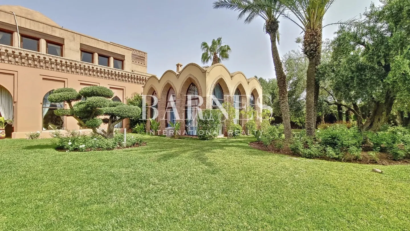 Exceptional residence on the first line of golf amelkis 1