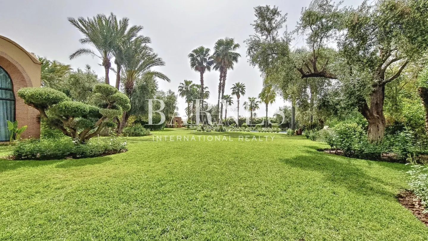 Exceptional residence on the first line of golf amelkis 1