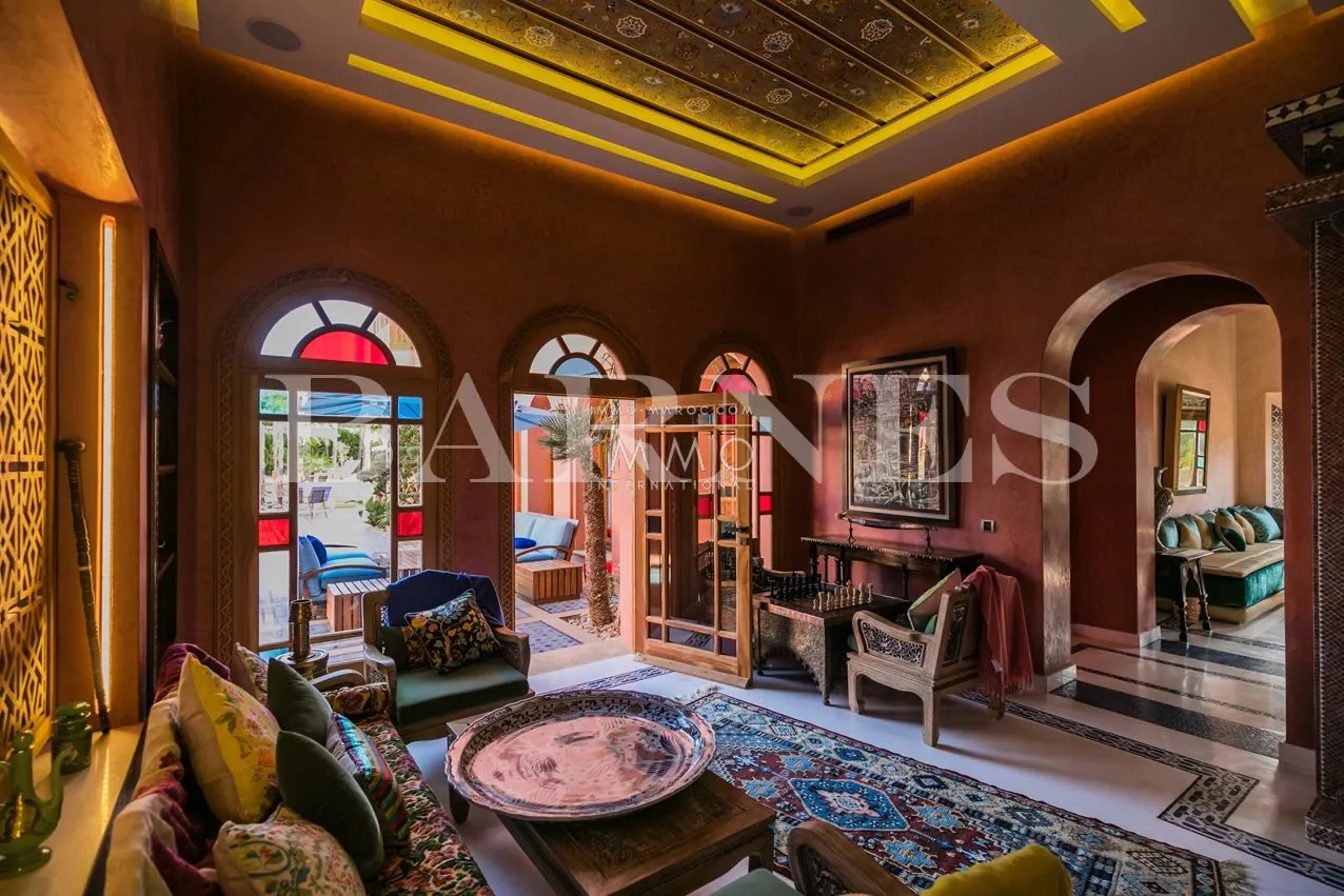 For sale, a superb palace in the palmeraie dar tounsi on 1 hectare of landscaped land.