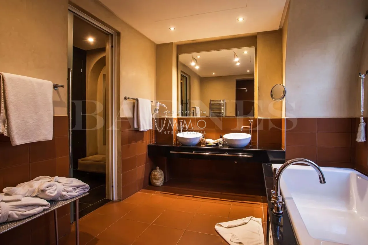 Marrakech, on 2.2 hectares of palmeraie, circuit palmeraie grove, guest palace