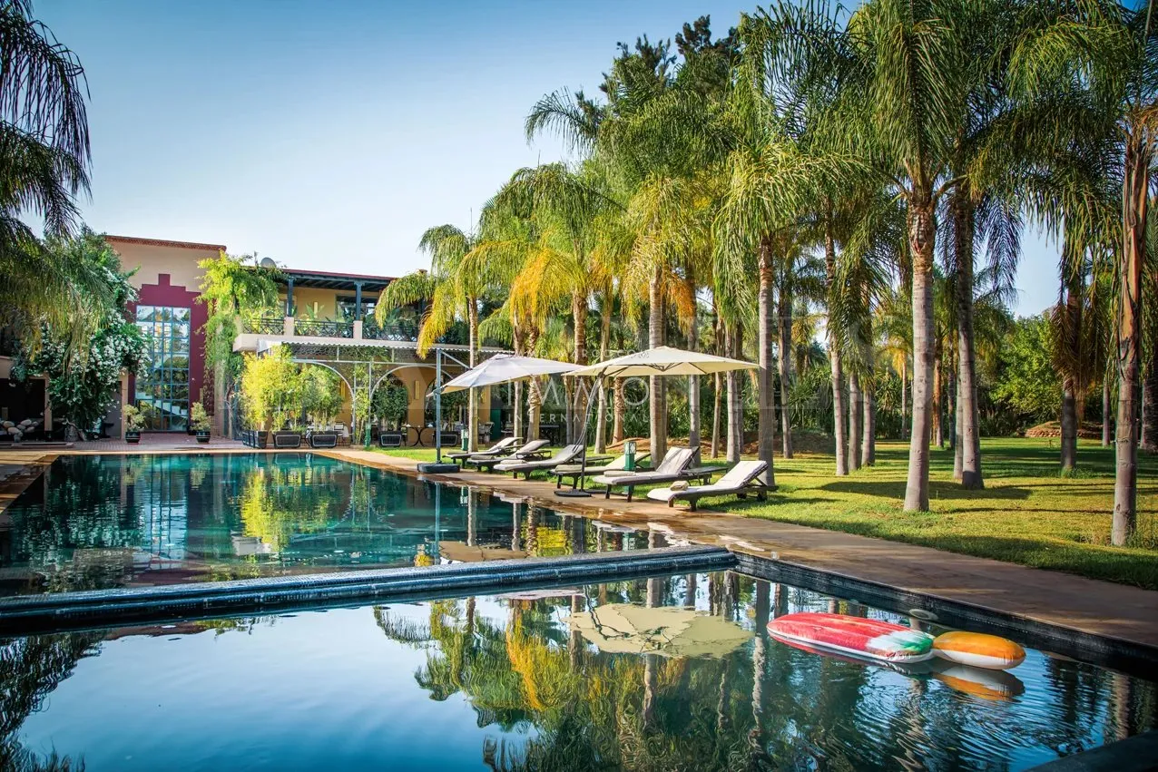 Marrakech, on 2.2 hectares of palmeraie, circuit palmeraie grove, guest palace