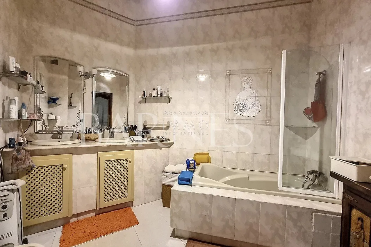 Rare appartment in hivernage