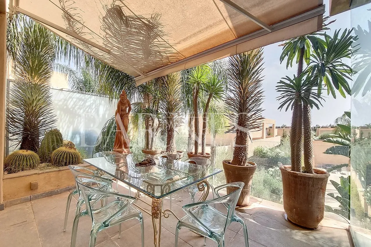 Charming apartment in a beautiful residence.