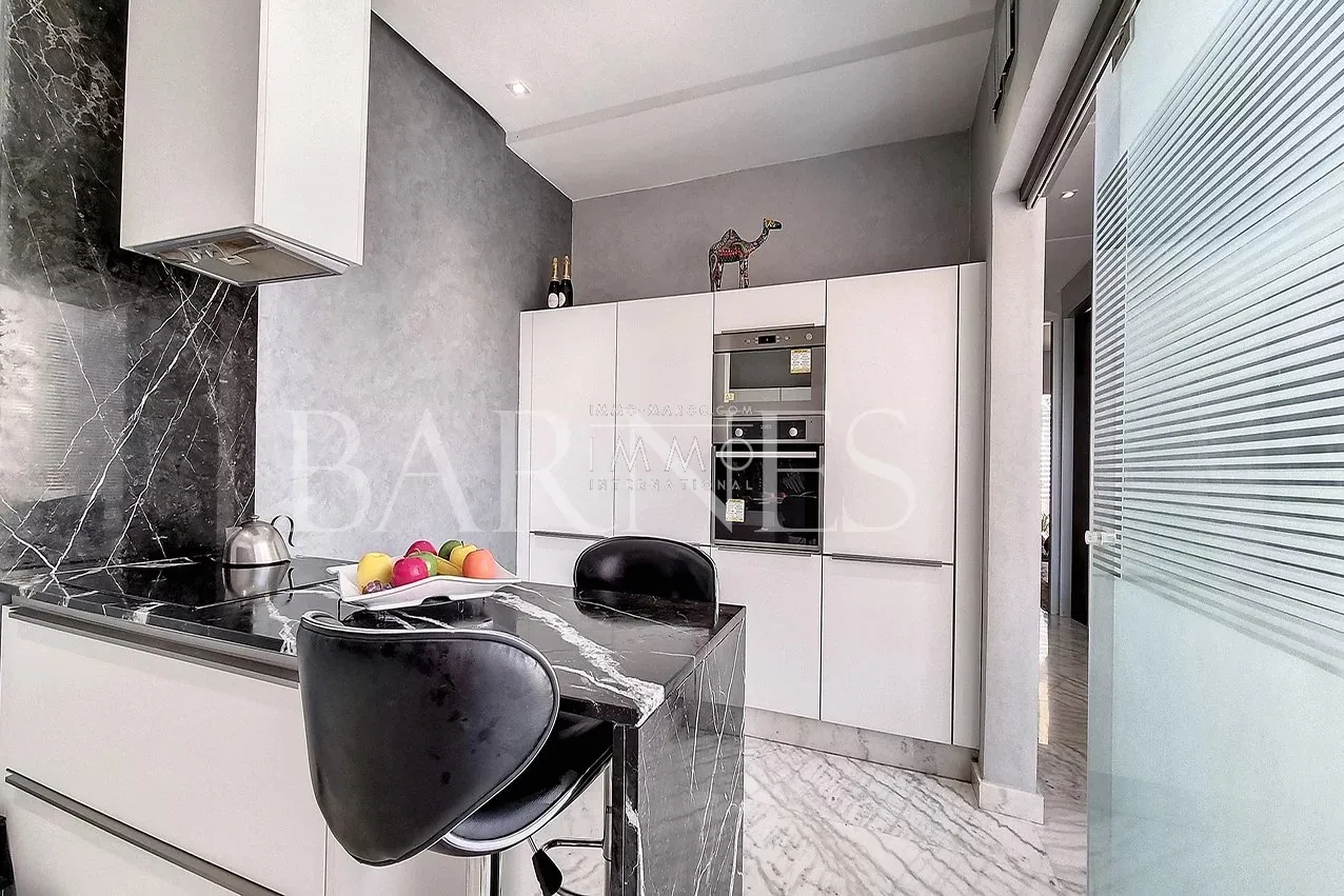 Charming apartment in a beautiful residence.