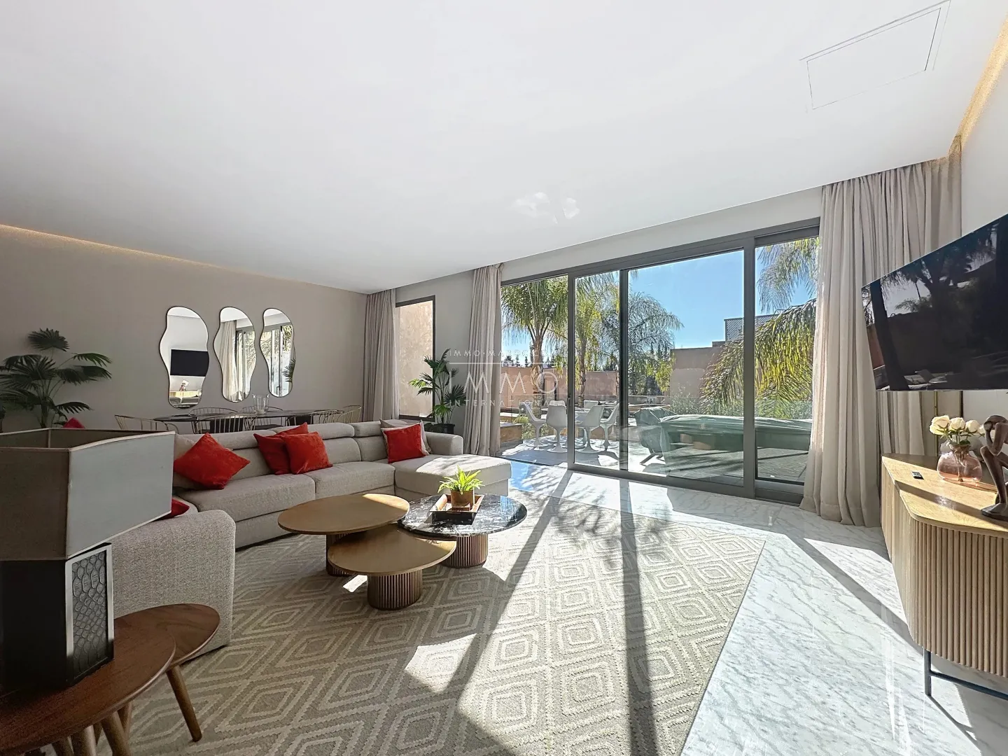 Sumptuous contemporary apartment in a vegetal resort