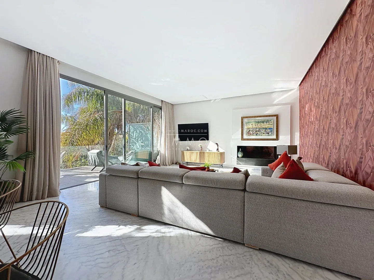 Sumptuous contemporary apartment in a vegetal resort