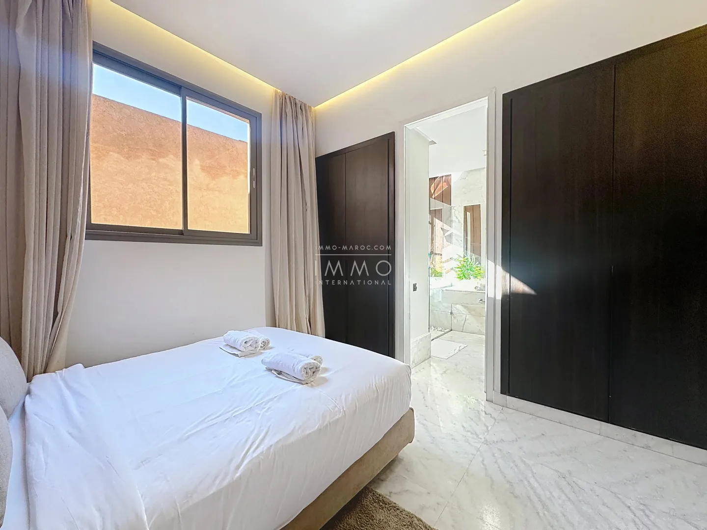 Sumptuous contemporary apartment in a vegetal resort