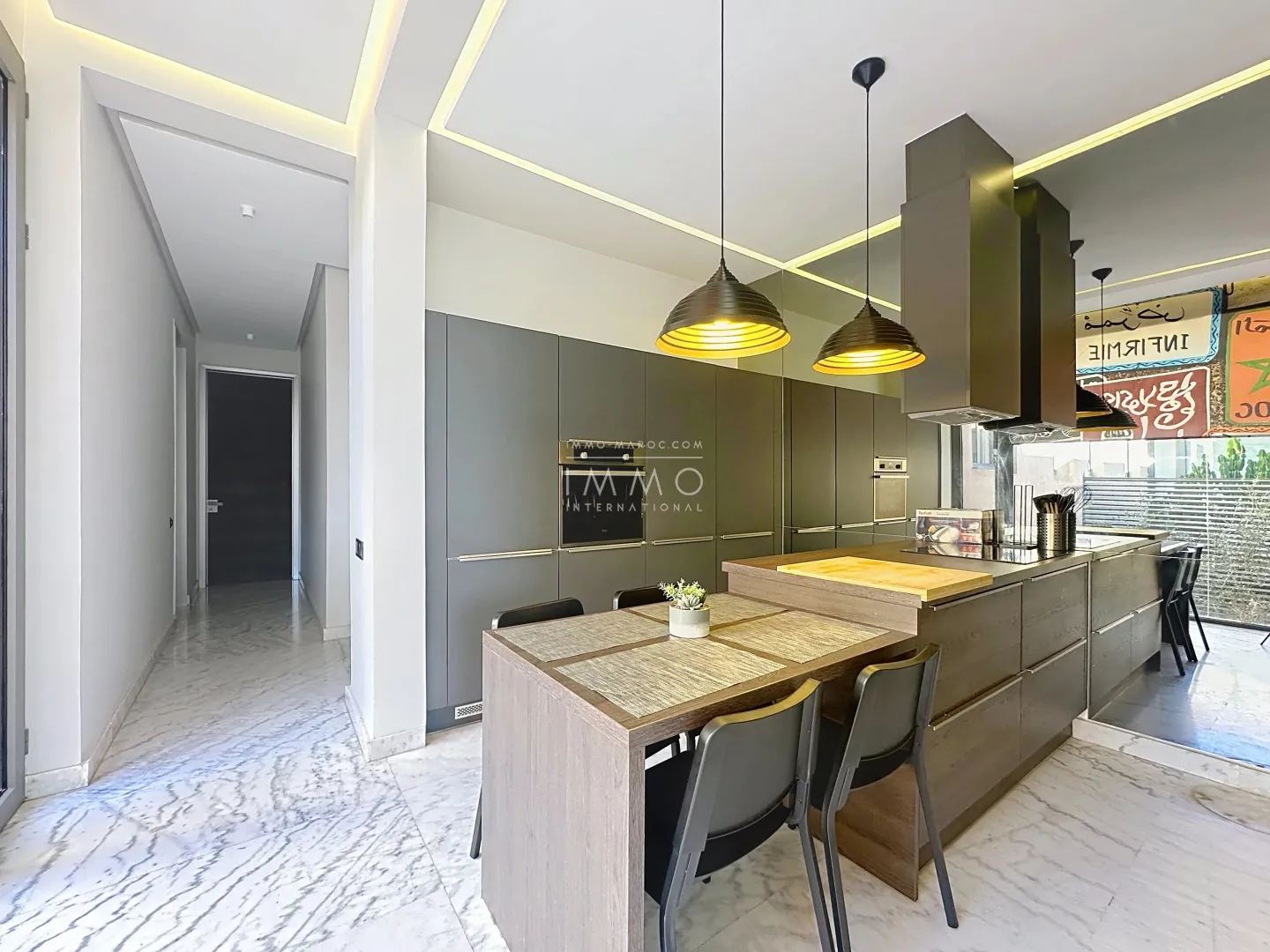 Sumptuous contemporary apartment in a vegetal resort