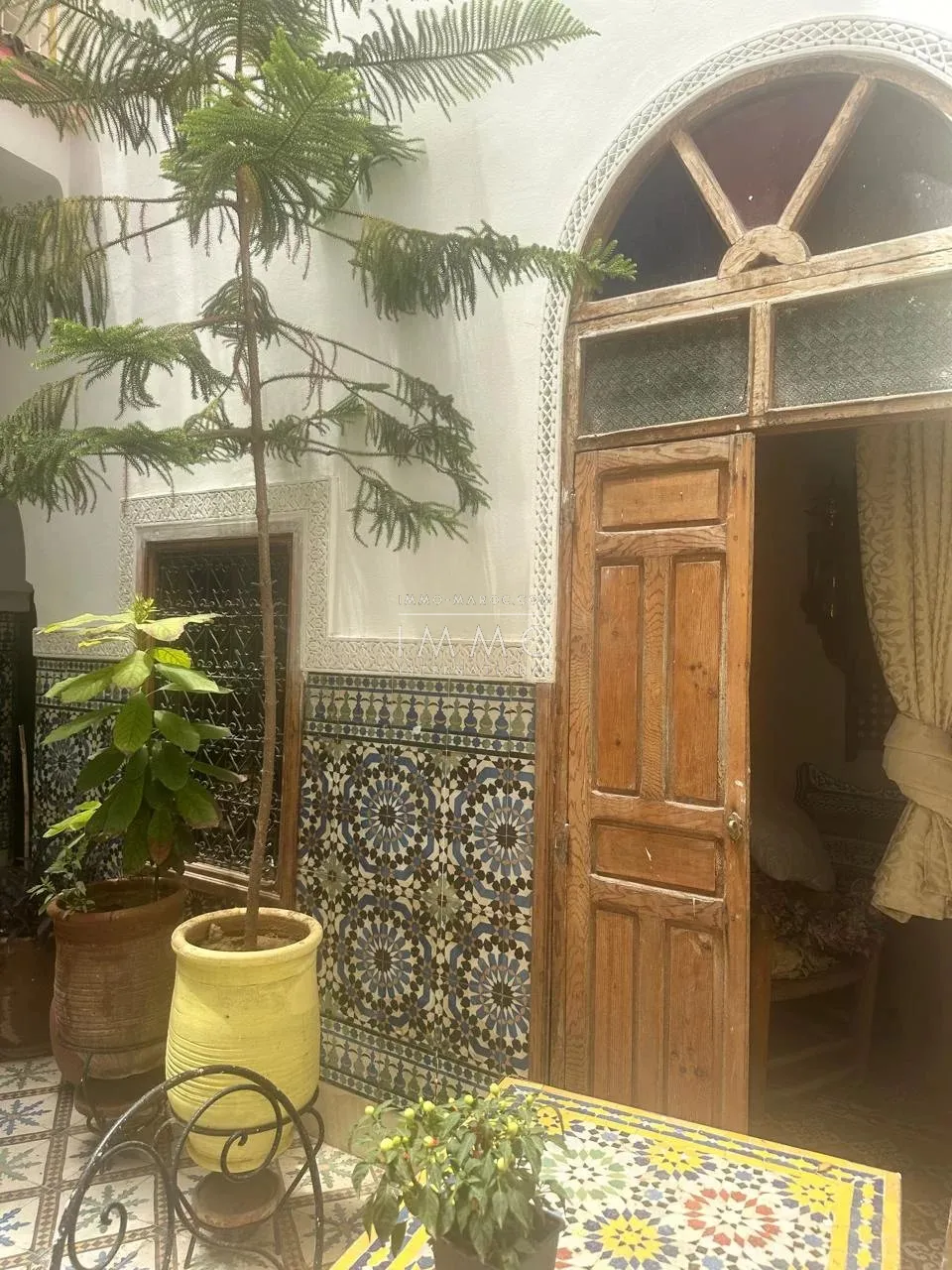 *for sale: 100 m² titled riad to renovate in the sought-after mouassine district, near the secret garden!