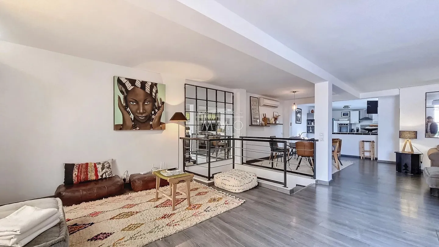 Duplex house just steps away from jemaa el-fna square and the koutoubia.