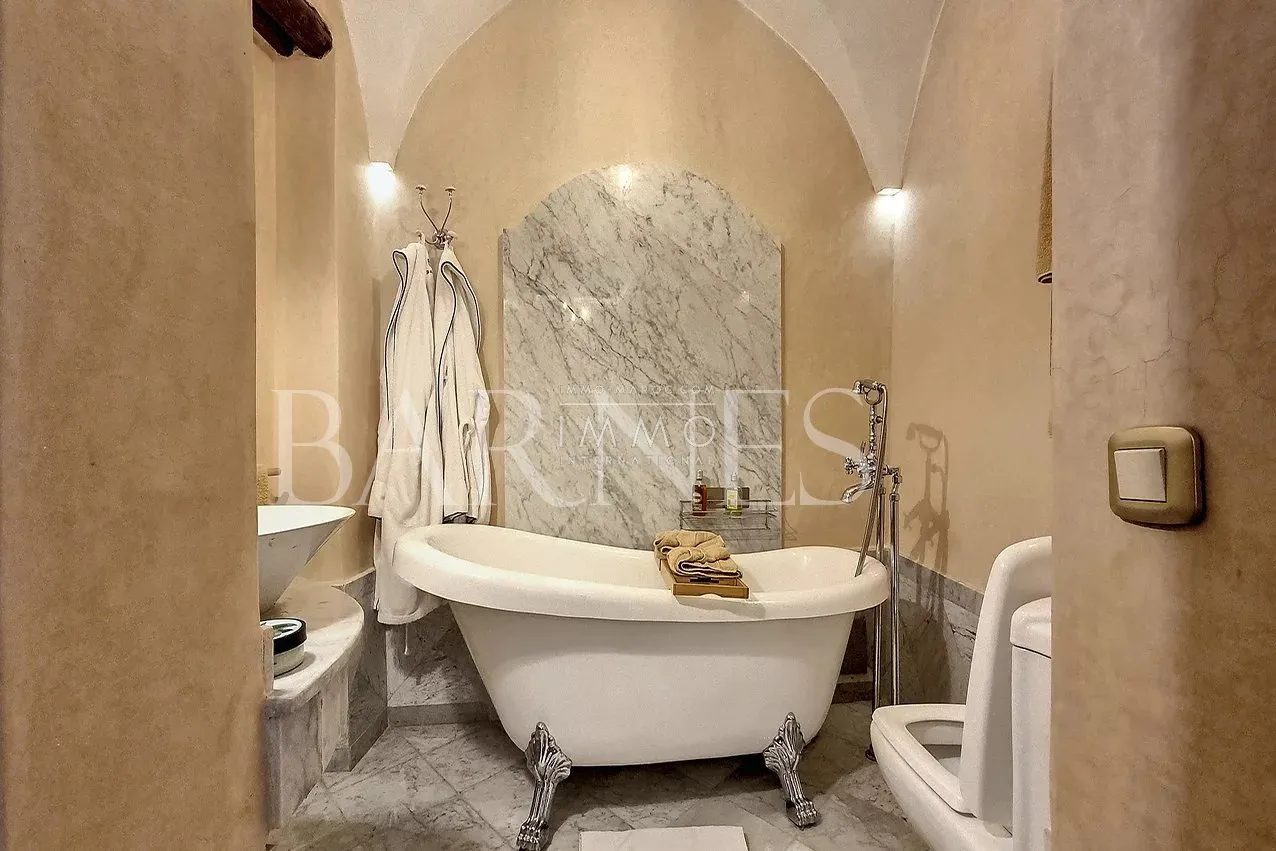 "splendid luxurious residential riad"