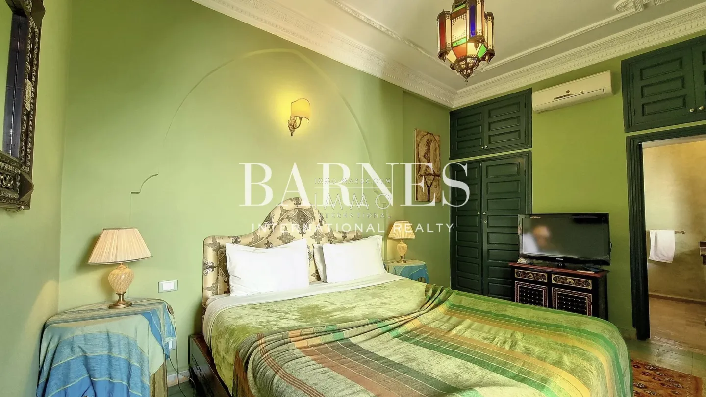 Operating riad guesthouse for sale two minutes' walk from jemaa el fna square"