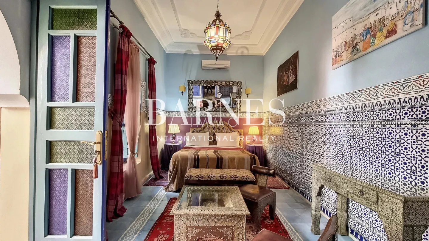 Operating riad guesthouse for sale two minutes' walk from jemaa el fna square"