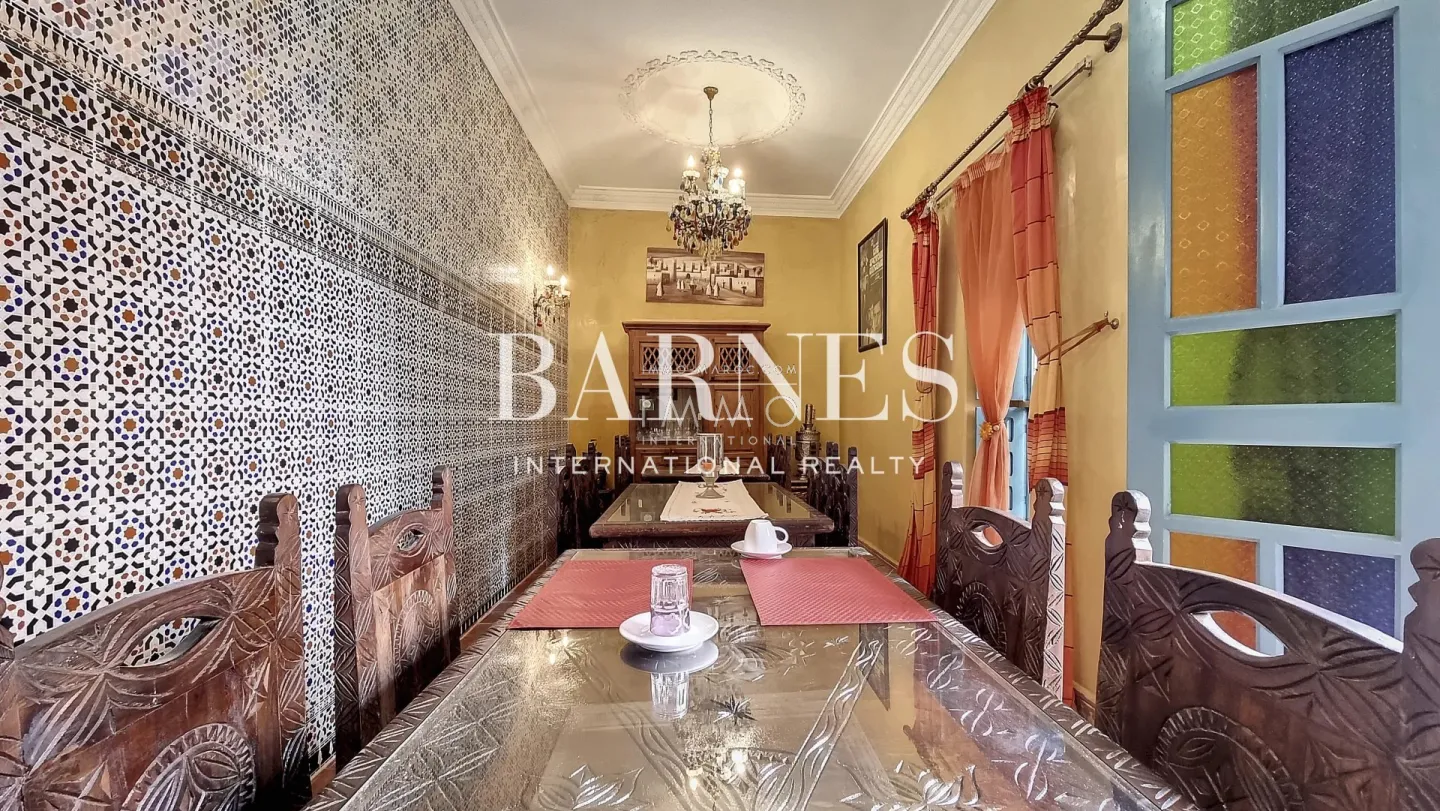 Operating riad guesthouse for sale two minutes' walk from jemaa el fna square"