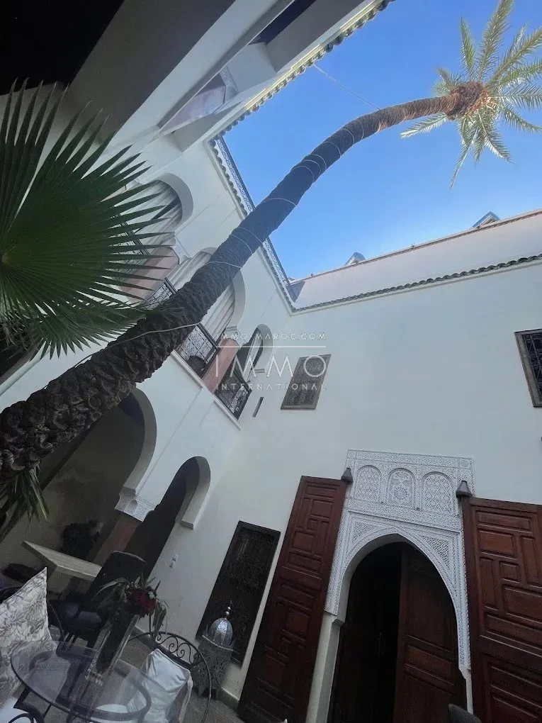 For sale: riad guest house – 700,000 euros.